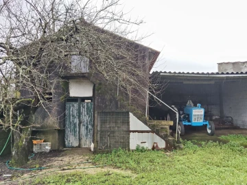 Moradia T5 para Venda em Pussos São Pedro