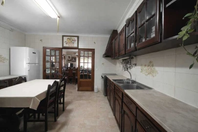 Moradia T5 para Venda em Pussos São Pedro