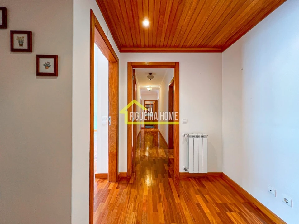 Apartamento T4 para Venda em Tavarede Foto 3