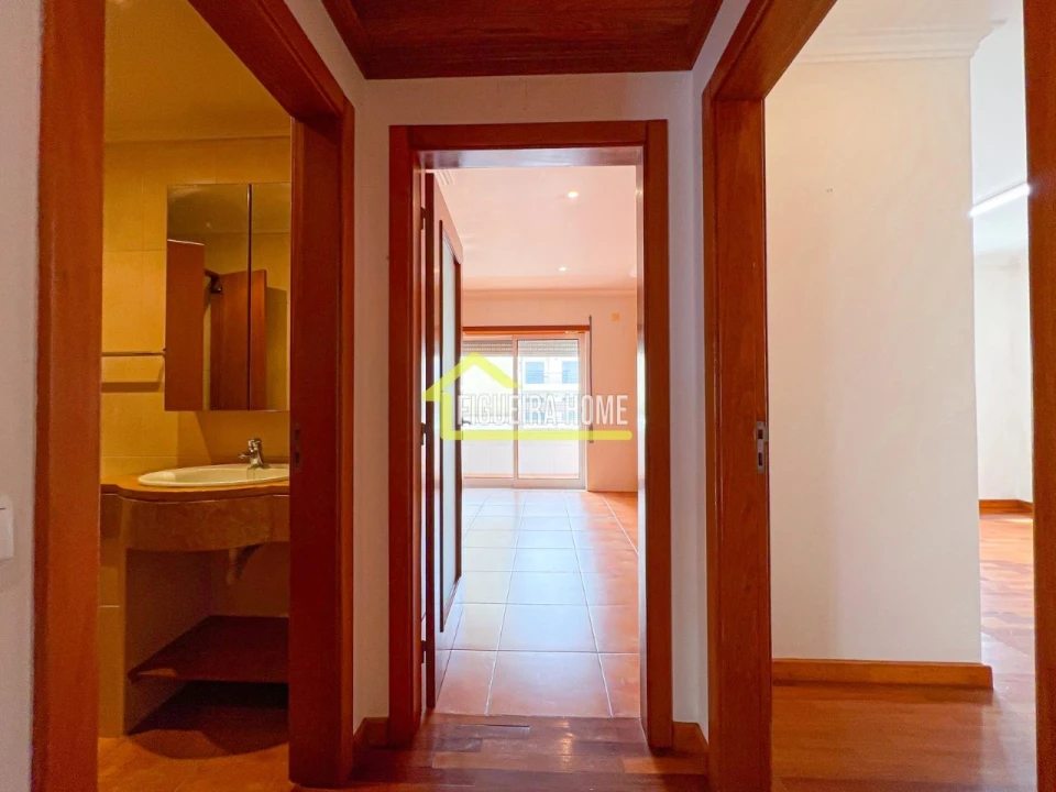 Apartamento T4 para Venda em Tavarede Foto 7