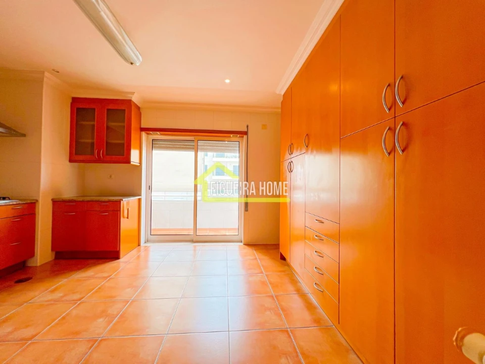 Apartamento T4 para Venda em Tavarede Foto 18