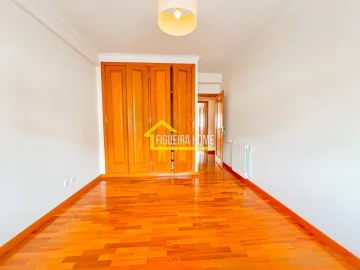 Apartamento T4 para Venda em Tavarede