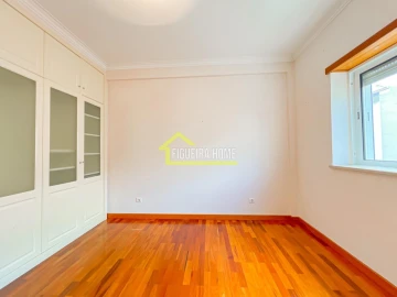 Apartamento T4 para Venda em Tavarede