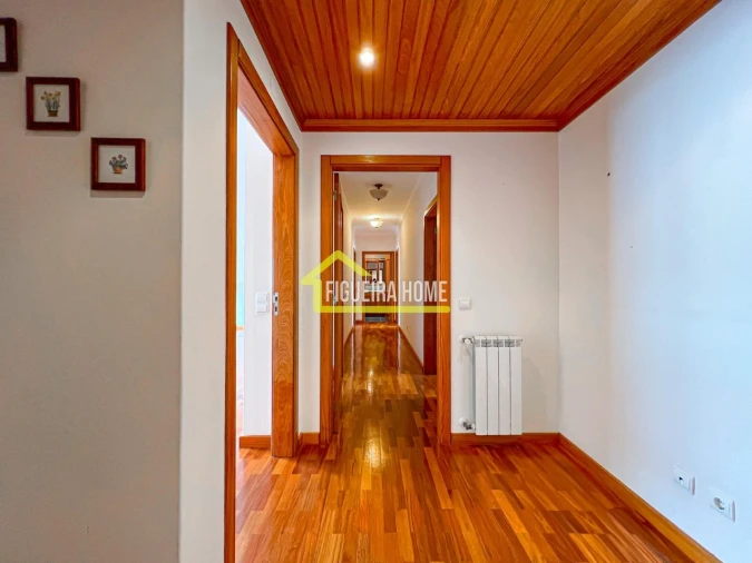 Apartamento T4 para Venda em Tavarede Foto 3
