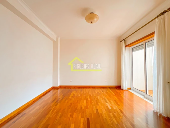 Apartamento T4 para Venda em Tavarede Foto 9