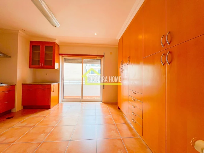 Apartamento T4 para Venda em Tavarede Foto 18