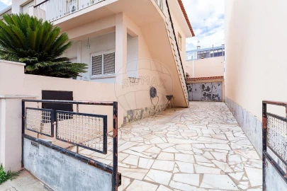Apartamento T2 para Venda em Castanheira do Ribatejo e Cachoeiras