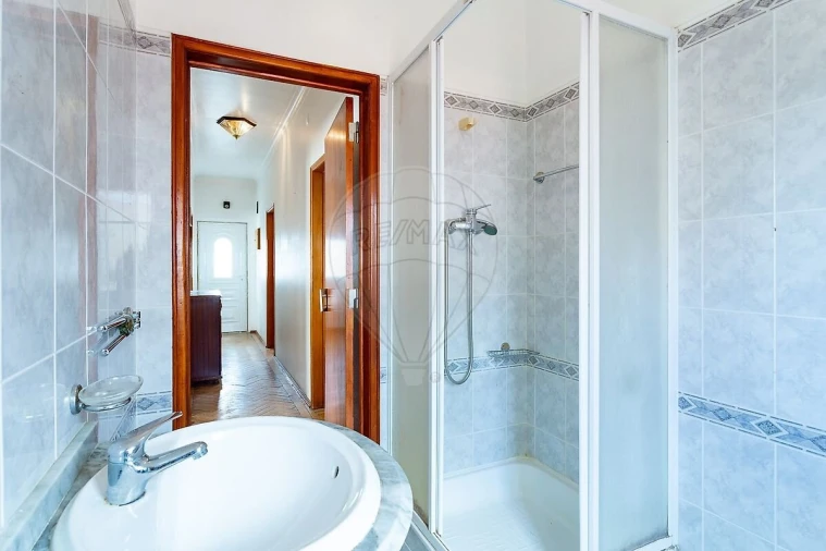 Apartamento T2 para Venda em Castanheira do Ribatejo e Cachoeiras Foto 17