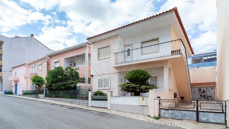 Apartamento T2 para Venda em Castanheira do Ribatejo e Cachoeiras
