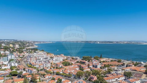 Apartamento T2 para Venda em Oeiras e São Julião da Barra, Paço de Arcos e Caxias