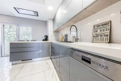 Apartamento T2 para Venda em Oeiras e São Julião da Barra, Paço de Arcos e Caxias