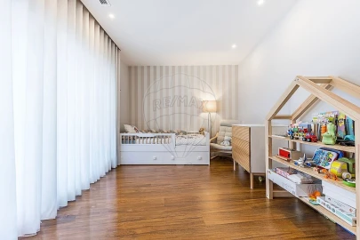 Apartamento T2 para Venda em Oeiras e São Julião da Barra, Paço de Arcos e Caxias