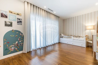 Apartamento T2 para Venda em Oeiras e São Julião da Barra, Paço de Arcos e Caxias