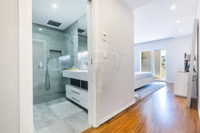 Apartamento T2 para Venda em Oeiras e São Julião da Barra, Paço de Arcos e Caxias