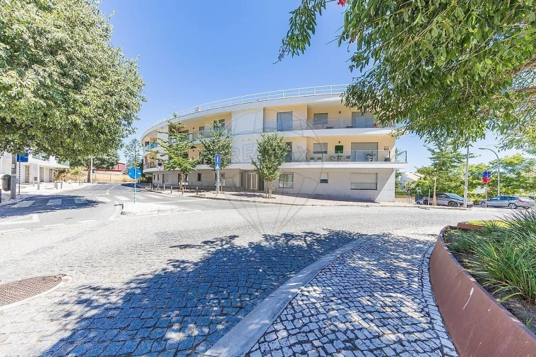 Apartamento T2 para Venda em Oeiras e São Julião da Barra, Paço de Arcos e Caxias Foto 45