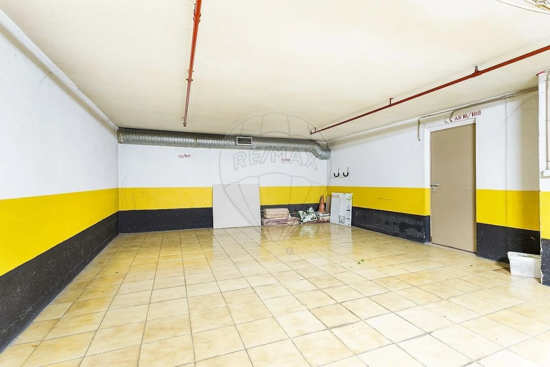 Apartamento T3 para Venda em Areeiro Foto 25