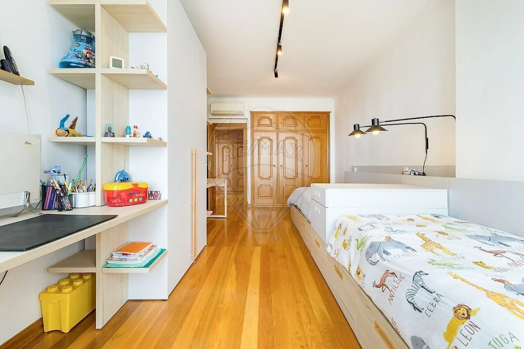Apartamento T3 para Venda em Areeiro Foto 11