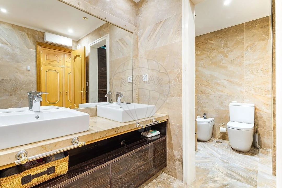 Apartamento T3 para Venda em Areeiro Foto 24