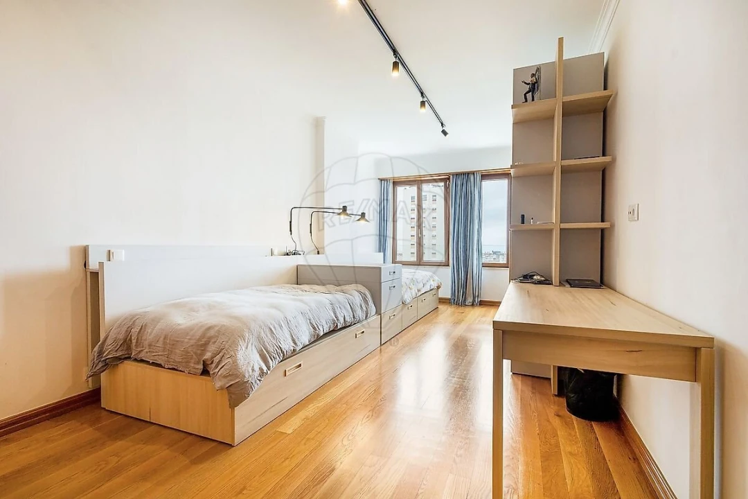 Apartamento T3 para Venda em Areeiro Foto 12