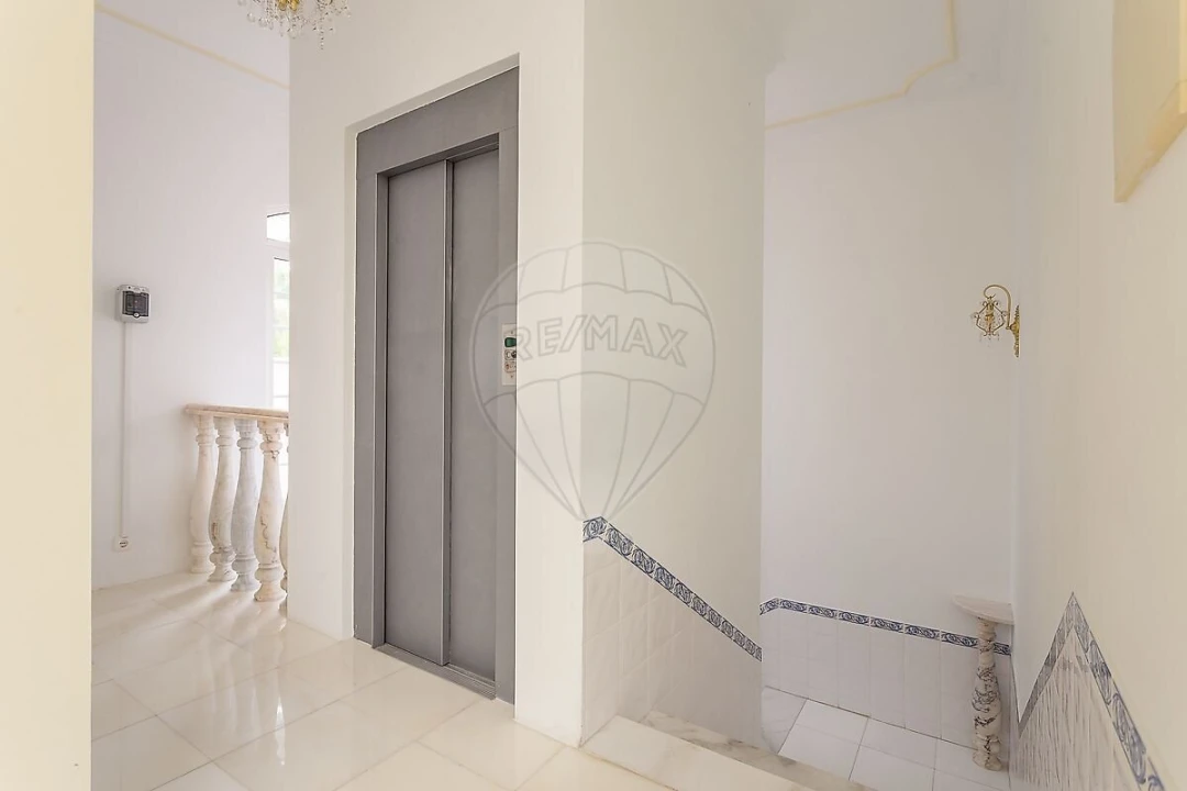 Moradia T7 para Venda em Alcabideche Foto 28