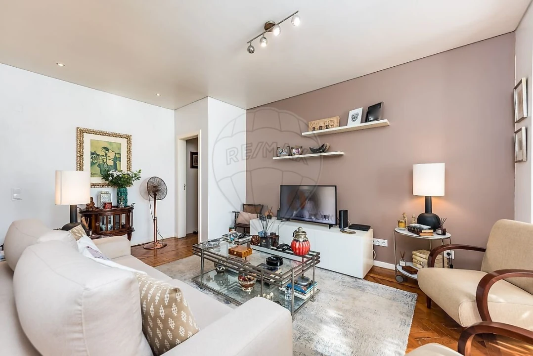 Apartamento T3 para Venda em Alvalade Foto 3