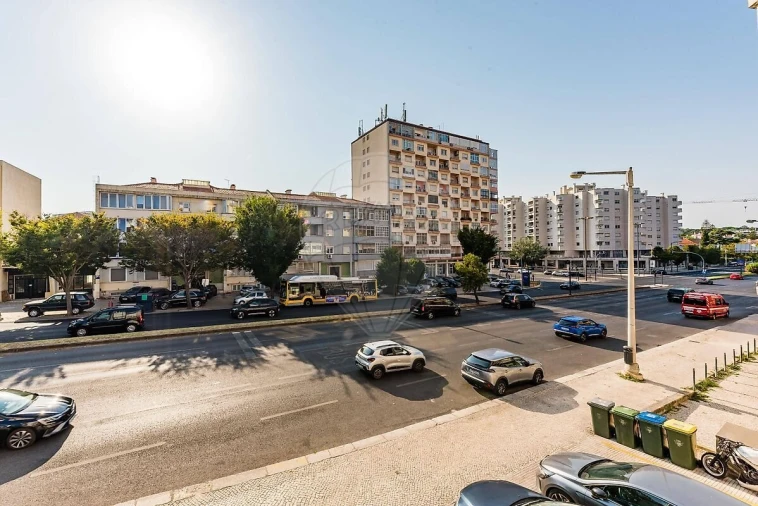 Apartamento T3 para Venda em Alvalade Foto 27