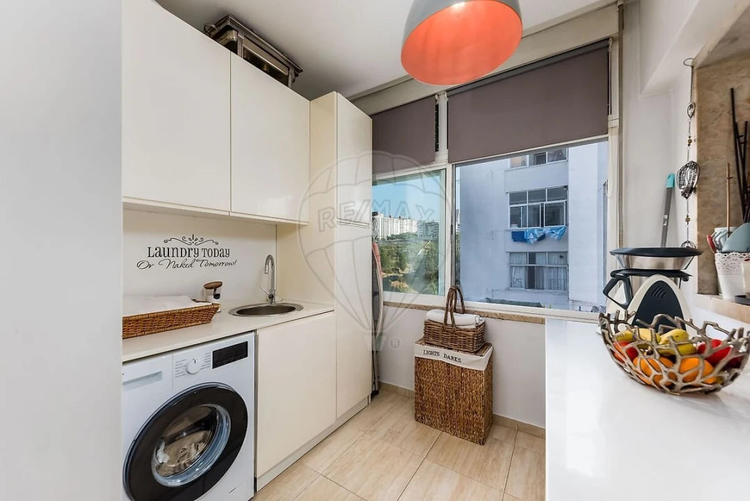 Apartamento T3 para Venda em Alvalade Foto 11