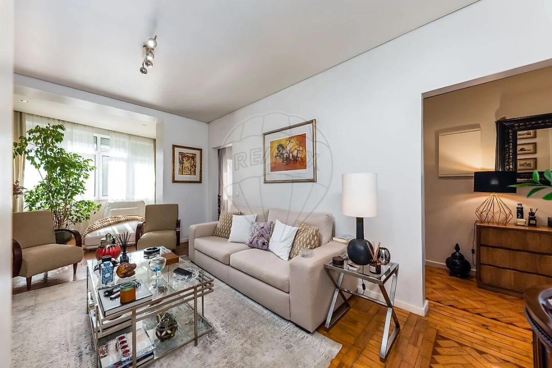 Apartamento T3 para Venda em Alvalade Foto 1