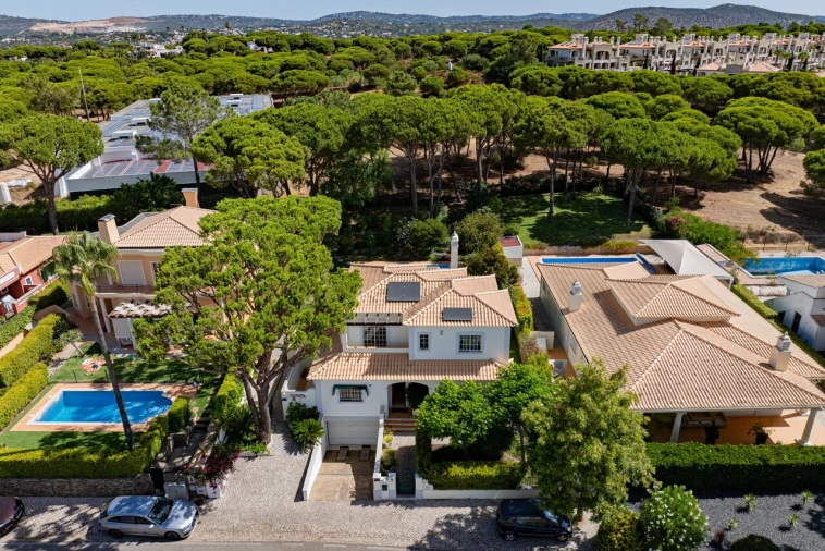 Moradia T5 para Venda em Quarteira Foto 32