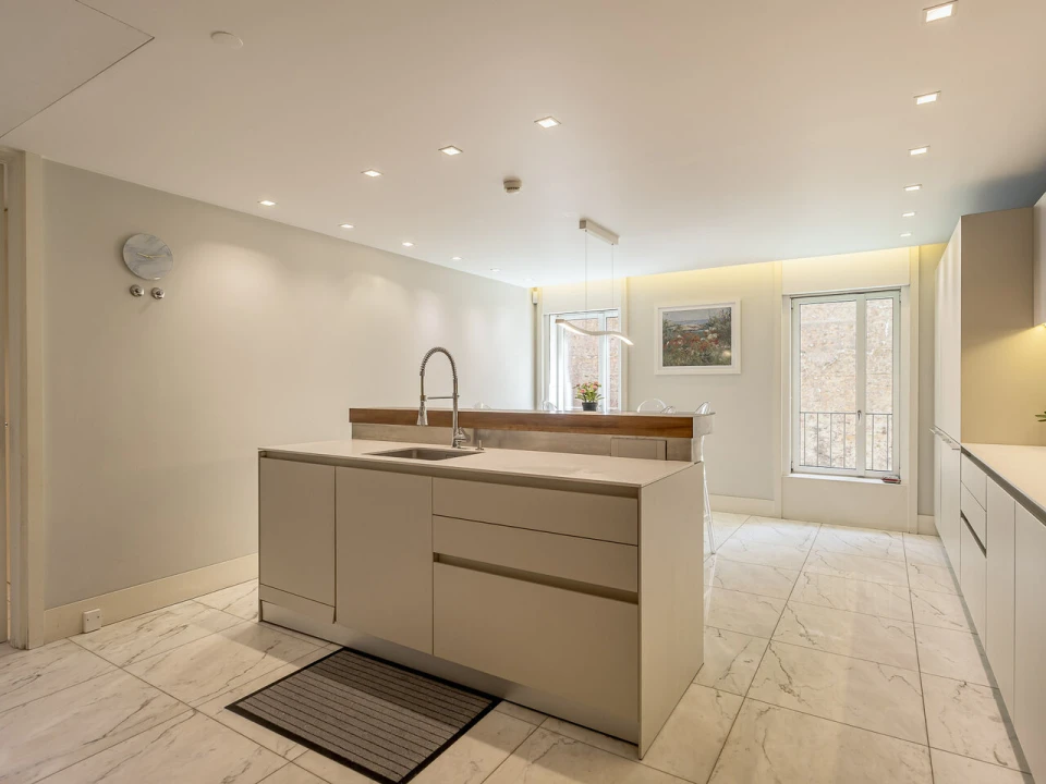 Apartamento T6 para Venda em Santo António Foto 10