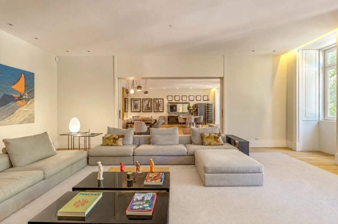 Apartamento T6 para Venda em Santo António Foto 1