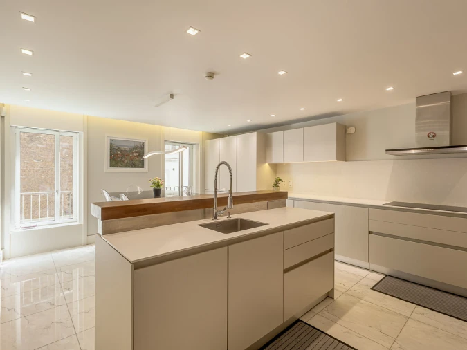 Apartamento T6 para Venda em Santo António Foto 32