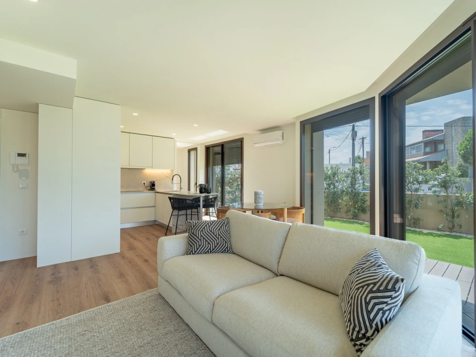 Apartamento T1 para Venda em Arcozelo Foto 6