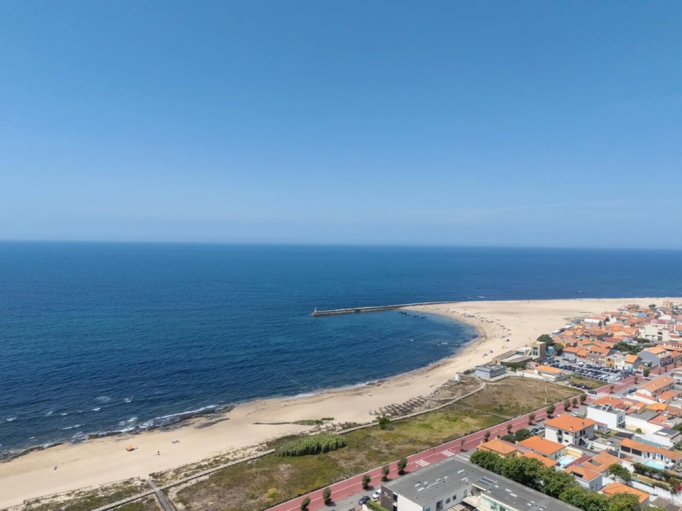 Apartamento T2 para Venda em Arcozelo Foto 25