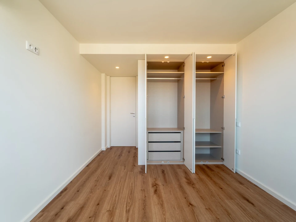 Apartamento T2 para Venda em Arcozelo Foto 17