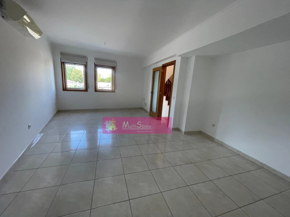 Moradia T3 para Venda em Vila Nova da Barquinha Foto 11
