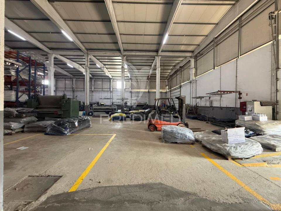 Armazém para Venda em Monsanto Foto 32