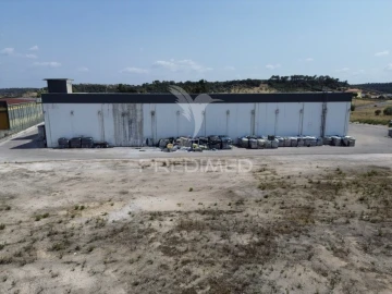 Armazém para Venda em Monsanto