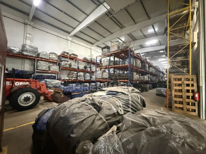 Armazém para Venda em Monsanto Foto 31
