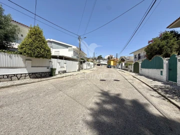 Moradia T4 para Venda em Corroios