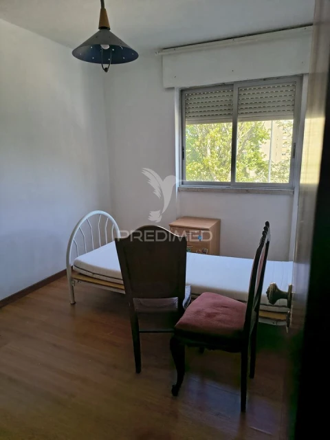 Apartamento T3 para Venda em Santo António dos Cavaleiros e Frielas
