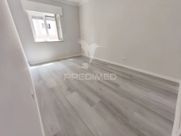 Apartamento T2 para Venda em Corroios