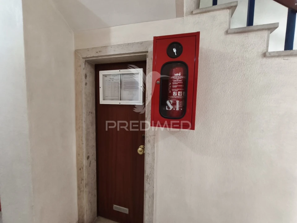 Apartamento T2 para Venda em Corroios Foto 22