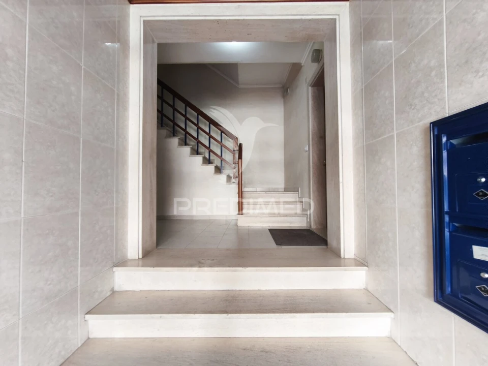 Apartamento T2 para Venda em Corroios Foto 24