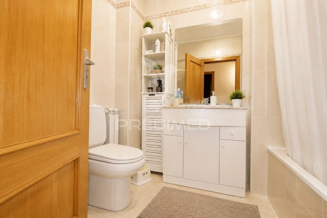 Apartamento T2 para Venda em Alfena Foto 23