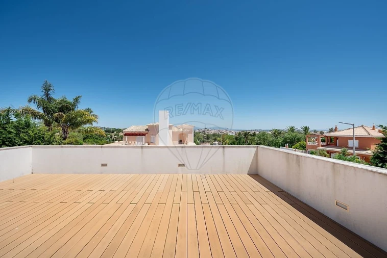Moradia T4 para Venda em Lagos (São Sebastião e Santa Maria) Foto 36