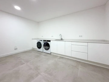 Moradia T4 para Venda em Lagos (São Sebastião e Santa Maria)