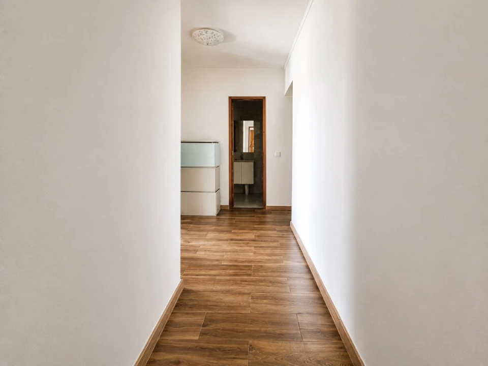 Apartamento T2 para Venda em Sé e São Lourenço Foto 4