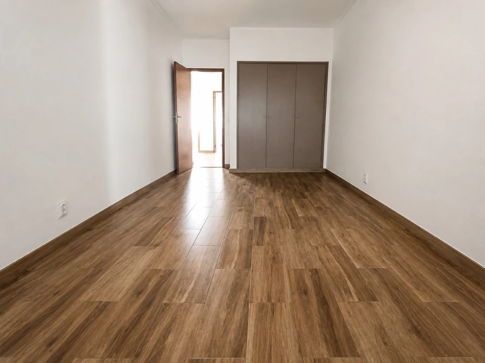 Apartamento T2 para Venda em Sé e São Lourenço Foto 5