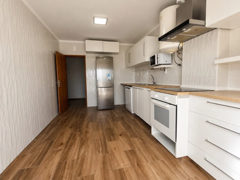 Apartamento T2 para Venda em Sé e São Lourenço Foto 10